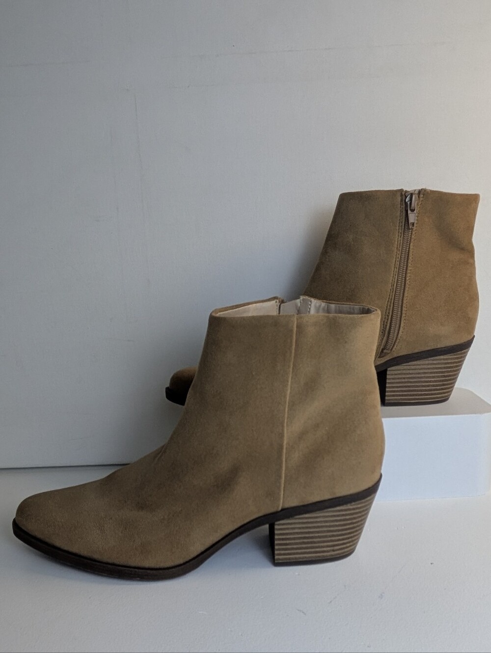 BP Womens Beige Fabric Ankle Bootie Sz 11 Pointed Toe Side Zip Block Heel nwot